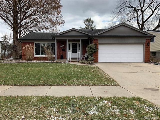 front view picture of 15048 Maplewood, Plymouth, MI. 48170