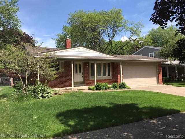 front view picture of 15018 Maplewood, Plymouth, MI. 48170