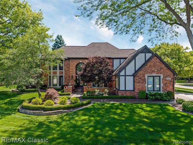 front view picture of 12216 Deer Creek Run, Plymouth, MI. 48170