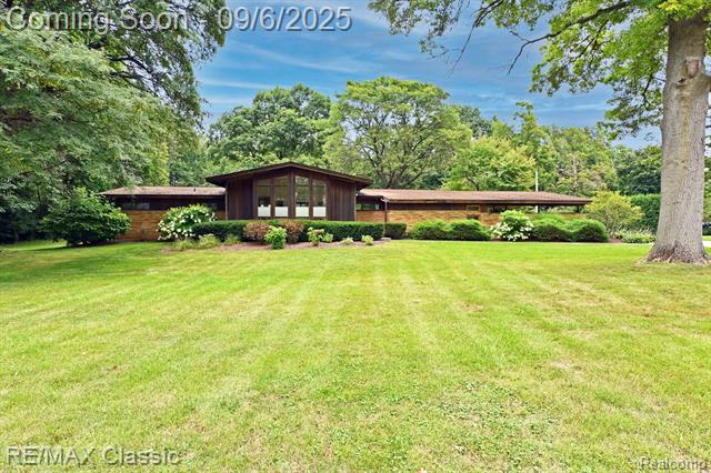 front view picture of 11820 Amherst Ct, Plymouth, MI. 48170