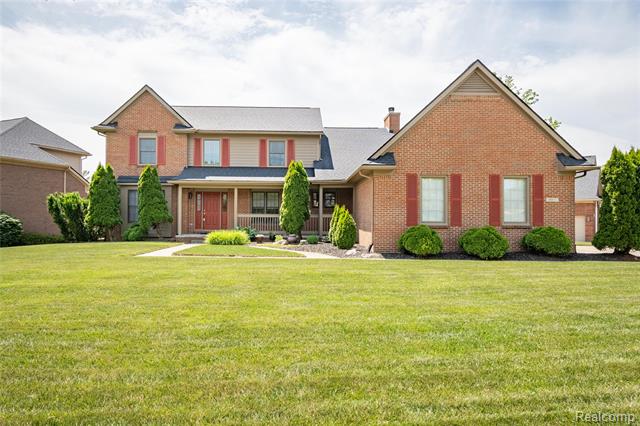front view picture of 48671 Timber Crest Ct, Plymouth, MI. 48170