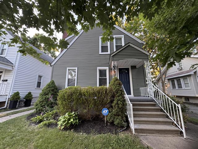 front view picture of 341 E Saratoga St, Ferndale, MI. 48220
