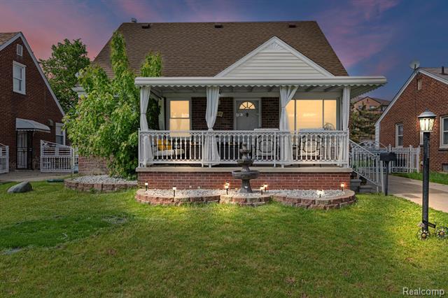 front view picture of 15322 Payne Ct, Dearborn, MI. 48126