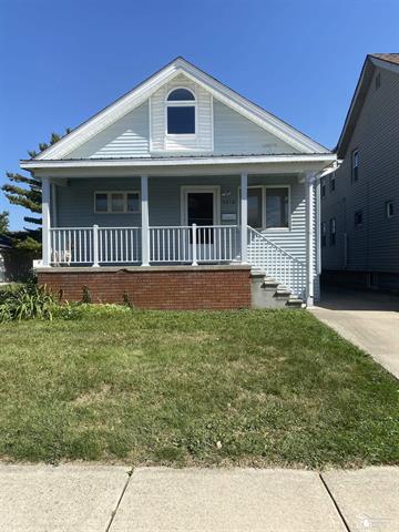 front view picture of 5210 Maple, Dearborn, MI. 48126