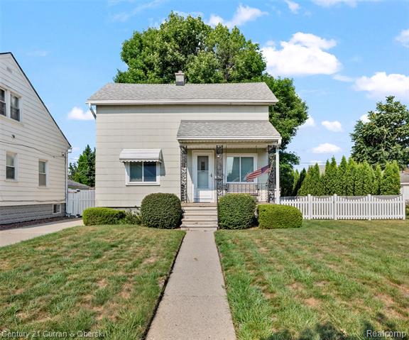 front view picture of 5451 Kenilworth, Dearborn, MI. 48126