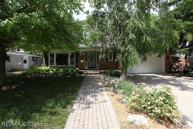 front view picture of 1698 Lexington, Plymouth, MI. 48170