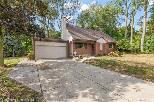 front view picture of 42737 Steepleview Ct, Northville, MI. 48168