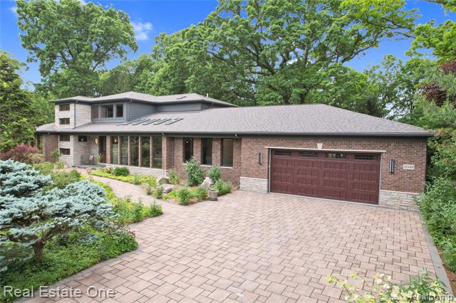 front view picture of 15349 Lakeside St, Plymouth, MI. 48170