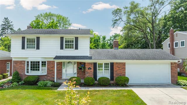 front view picture of 37639 Kingsbury, Livonia, MI. 48154