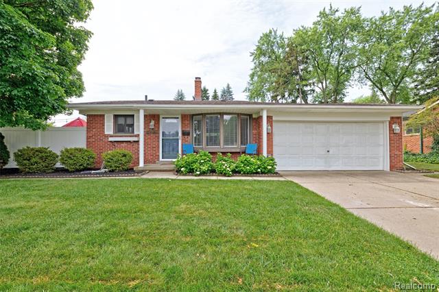front view picture of 41429 Greenbriar, Plymouth, MI. 48170