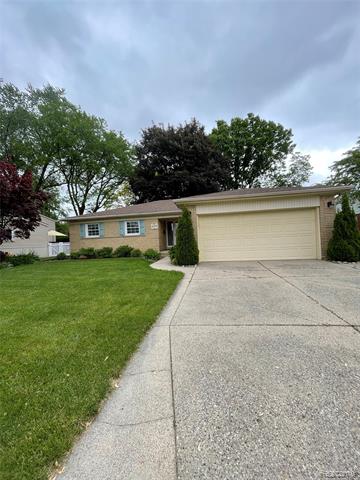 front view picture of 41370 Ivywood, Plymouth, MI. 48170