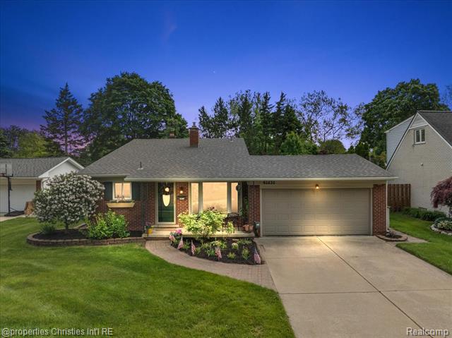 front view picture of 41231 Greenbriar, Plymouth, MI. 48170