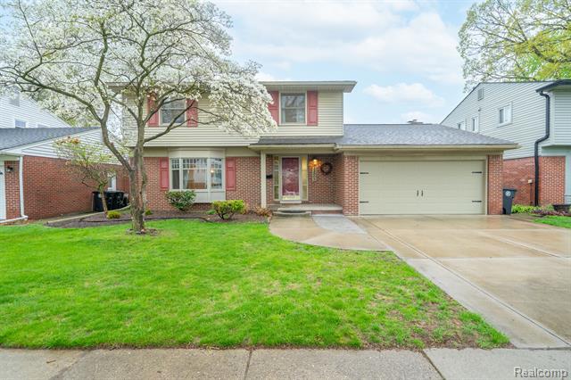 front view picture of 32905 Summers, Livonia, MI. 48154