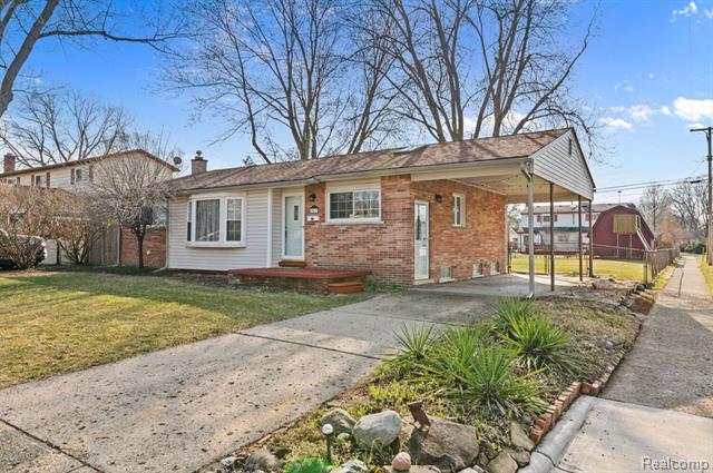front view picture of 14677 Auburndale, Livonia, MI. 48154