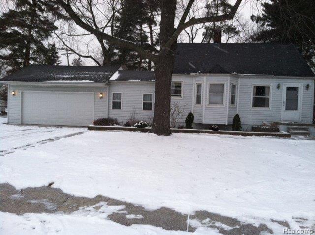 front view picture of 31652 5 Mile Rd, Livonia, MI. 48154
