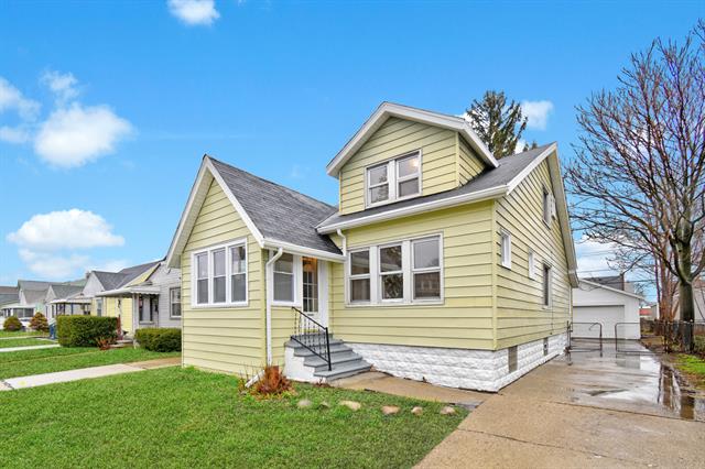 front view picture of 345 E Goulson Ave, Hazel Park, MI. 48030