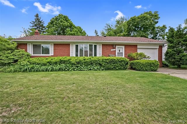 front view picture of 37923 Howell, Livonia, MI. 48154