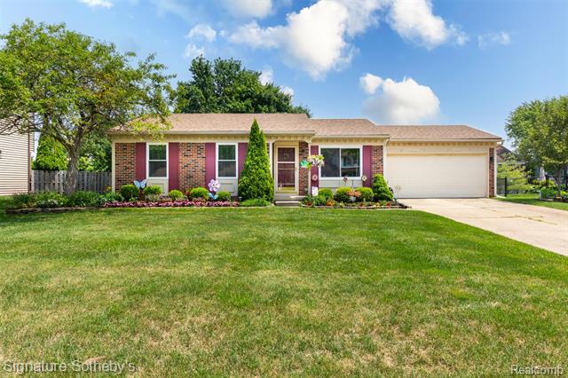 front view picture of 23568 Cranbrooke Dr, Novi, MI. 48375