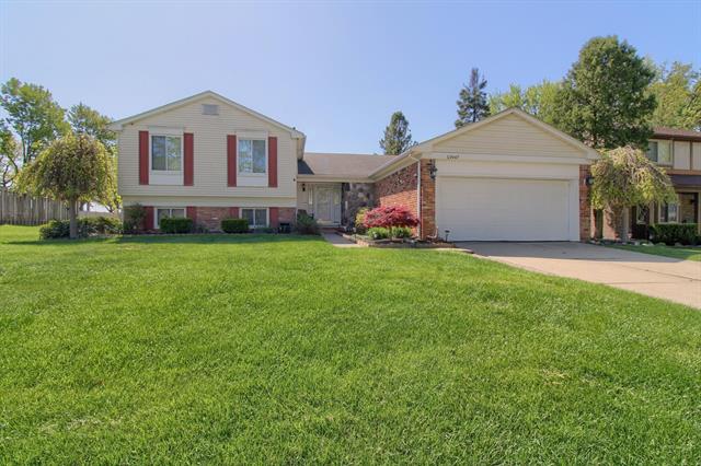 front view picture of 13947 Ashurst, Livonia, MI. 48154