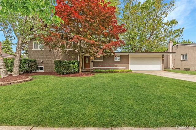 front view picture of 14277 Westmore, Livonia, MI. 48154