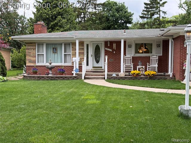 front view picture of 15025 Kipke, Redford, MI. 48239