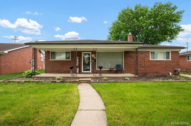 front view picture of 27607 Buckingham, Livonia, MI. 48154
