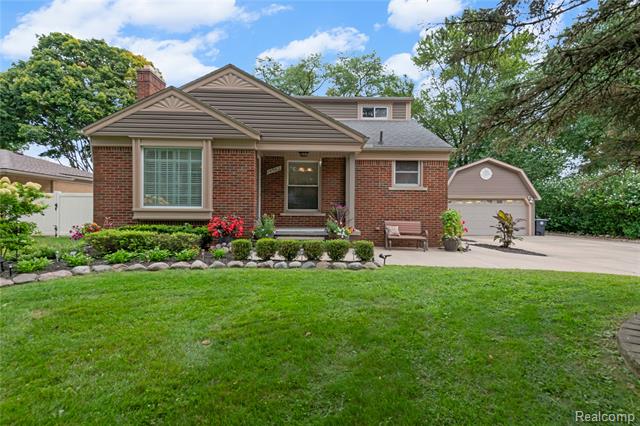front view picture of 14962 Beatrice, Livonia, MI. 48154