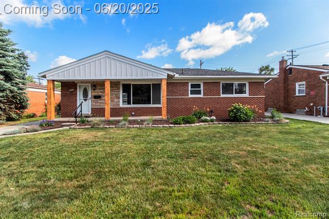 front view picture of 29424 Oakley, Livonia, MI. 48154