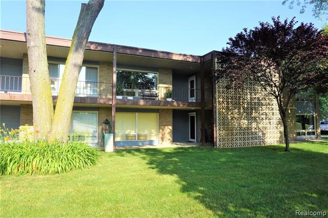 front view picture of 15075 Hubbard, Livonia, MI. 48154