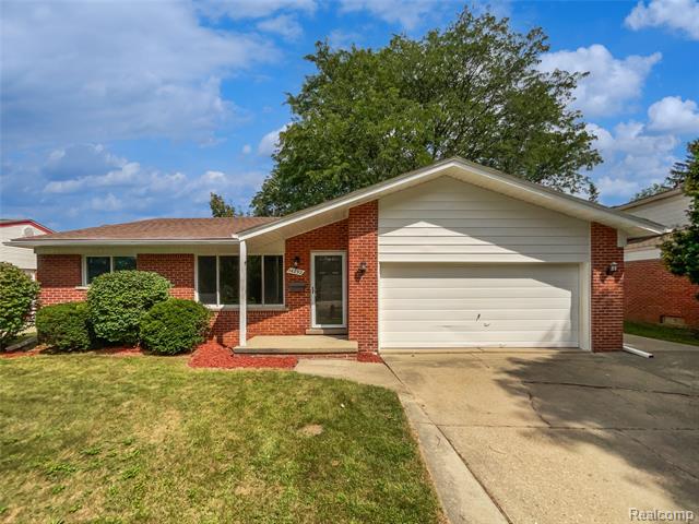 front view picture of 14292 Hubbell, Livonia, MI. 48154