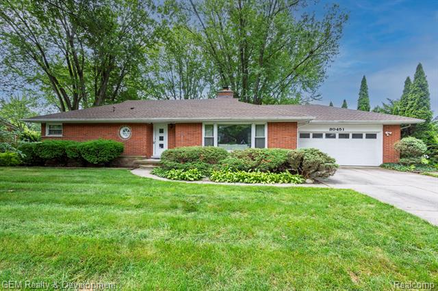 front view picture of 30451 Lyndon, Livonia, MI. 48154