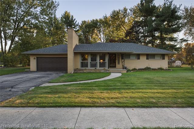 front view picture of 30831 Lyndon, Livonia, MI. 48154