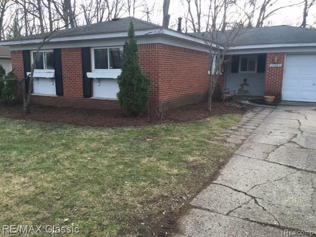 front view picture of 23283 Tuck Rd, Farmington, MI. 48336