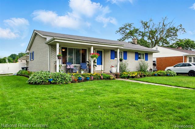 front view picture of 14988 Cavell, Livonia, MI. 48154