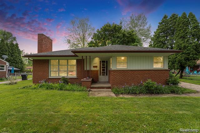 front view picture of 15069 Lenore, Redford, MI. 48239
