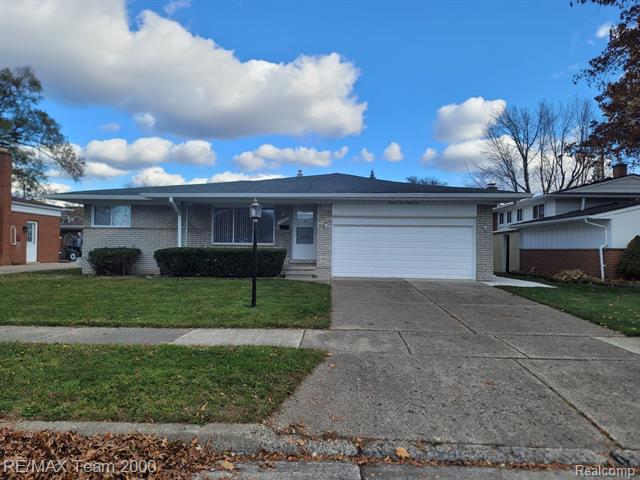 front view picture of 14192 Arden, Livonia, MI. 48154