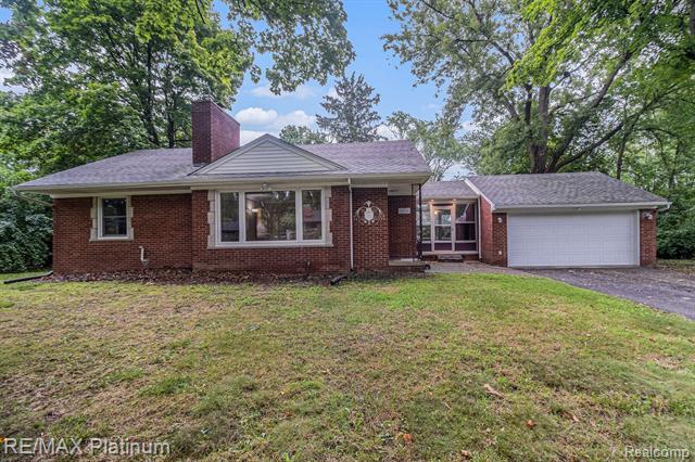 front view picture of 23550 Whittaker Dr, Farmington, MI. 48335