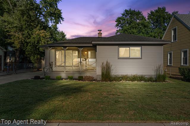 front view picture of 15174 Cavour, Livonia, MI. 48154