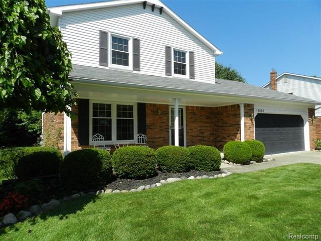 front view picture of 15065 Woodside, Livonia, MI. 48154