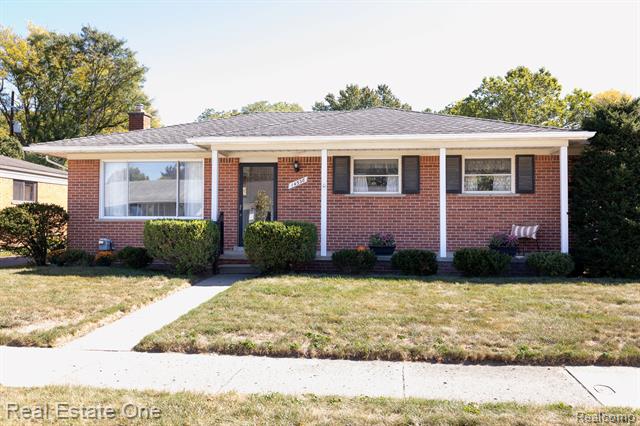 front view picture of 14538 Ronnie, Livonia, MI. 48154