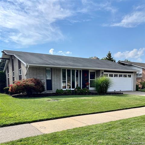 front view picture of 14551 Ronnie, Livonia, MI. 48154