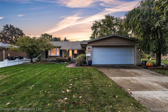 front view picture of 14285 Adams, Livonia, MI. 48154