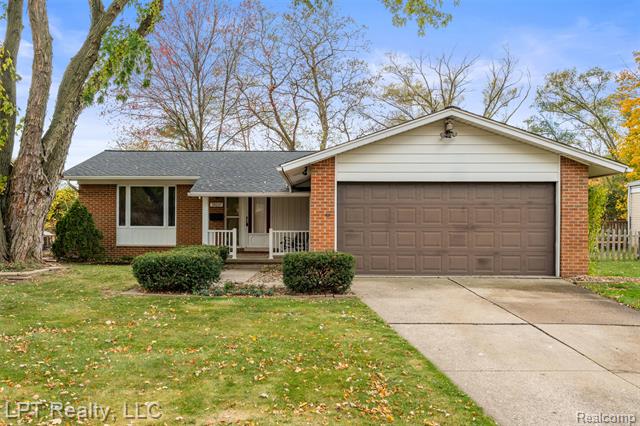 front view picture of 39237 Grennada, Livonia, MI. 48154