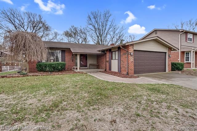 front view picture of 39091 Grennada, Livonia, MI. 48154