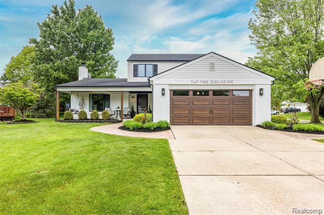 front view picture of 23755 Harvest Ct, Novi, MI. 48375