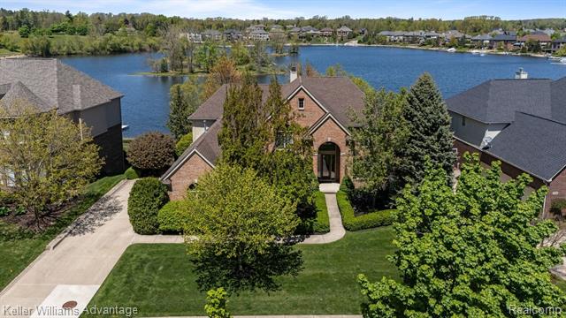 front view picture of 17421 Parkshore Dr, Northville, MI. 48168