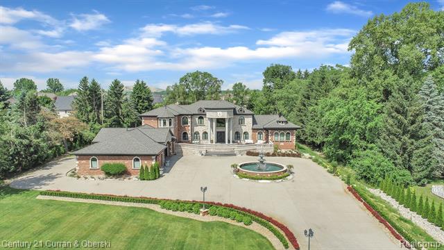 front view picture of 17965 Beck Rd, Northville, MI. 48168