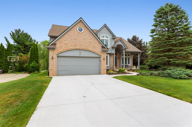 front view picture of 47830 Forest Ct, Northville, MI. 48168