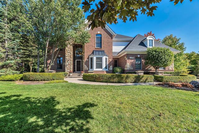 front view picture of 47232 Merion Cir, Northville, MI. 48168