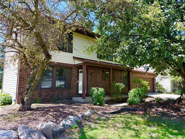 front view picture of 23533 Nilan Dr, Novi, MI. 48375